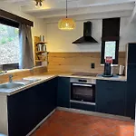 בקתה Wood House
